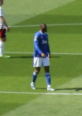 Beto (footballer, born 1998) height profile photo