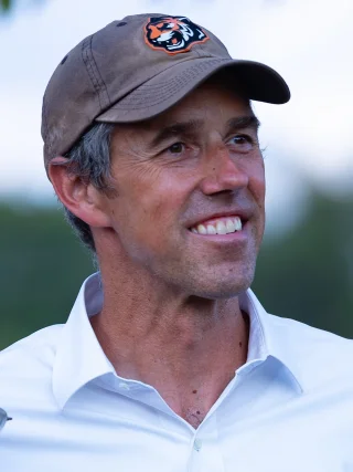 Beto O'Rourke height profile photo