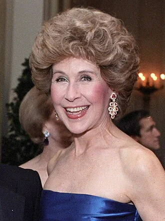 Betsy Bloomingdale height profile photo