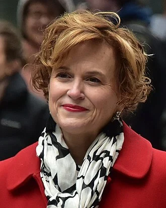 Betsy Hodges height profile photo