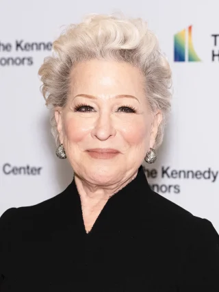 Bette Midler height profile photo