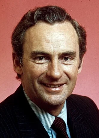 Bill Hayden height profile photo