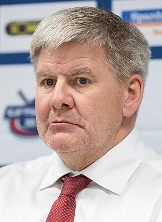 Bill Peters (ice hockey) height profile photo