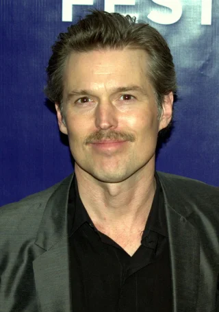 Bill Sage height profile photo