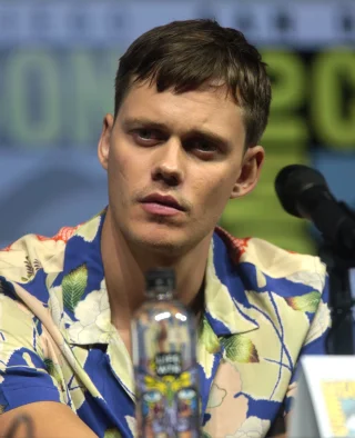 Bill Skarsgård height profile photo