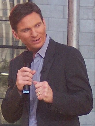 Bill Weir height profile photo