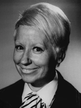Billie Hayes height profile photo