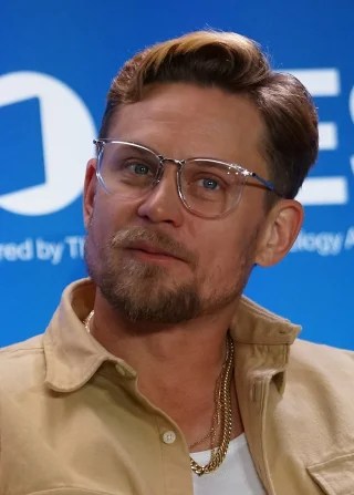 Billy Magnussen height profile photo