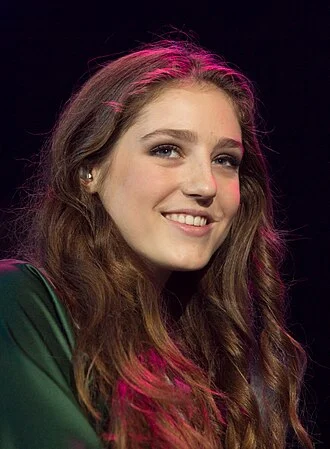 Birdy (singer) height profile photo