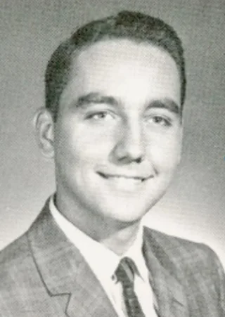 Bob Gunton height profile photo