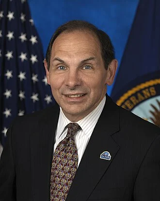 Bob McDonald (businessman) height profile photo