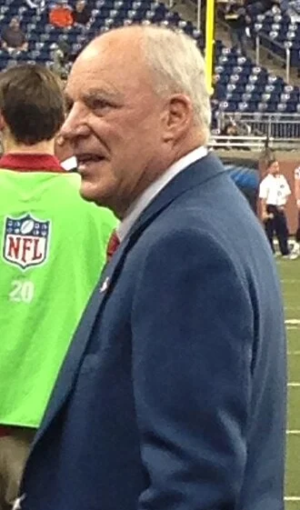 Bob McNair height profile photo
