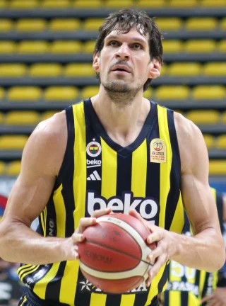 Boban Marjanović height profile photo