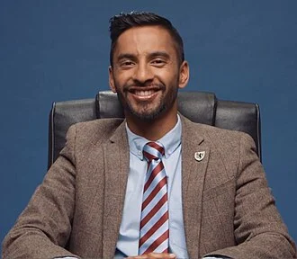 Bobby Seagull height profile photo