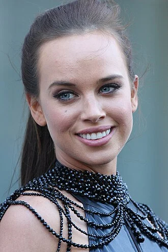 Bonnie Anderson (singer) height profile photo
