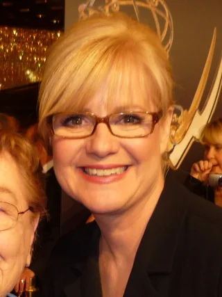 Bonnie Hunt height profile photo