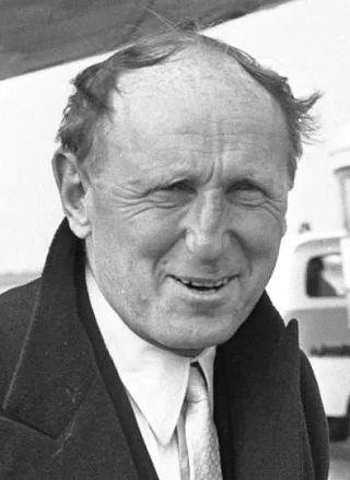 Bourvil height profile photo