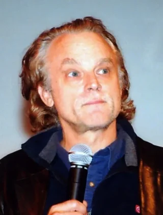 Brad Dourif height profile photo
