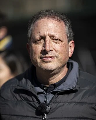 Brad Lander height profile photo