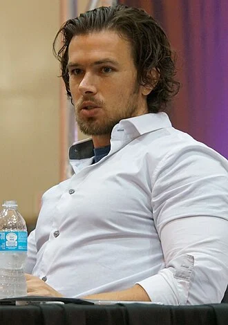 Brad Maddox height profile photo
