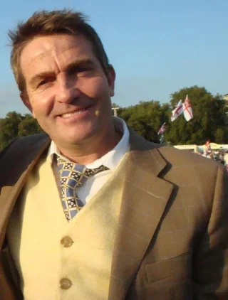 Bradley Walsh height profile photo