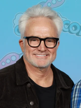 Bradley Whitford height profile photo