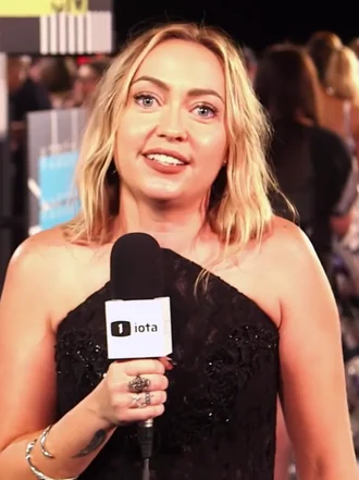 Brandi Cyrus height profile photo