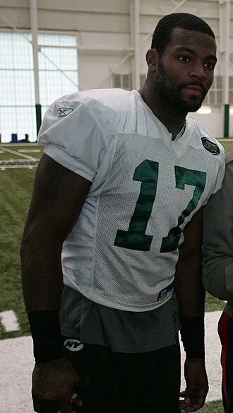 Braylon Edwards height profile photo