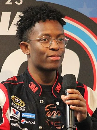 Breland (singer) height profile photo