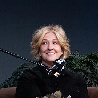 Brené Brown height profile photo