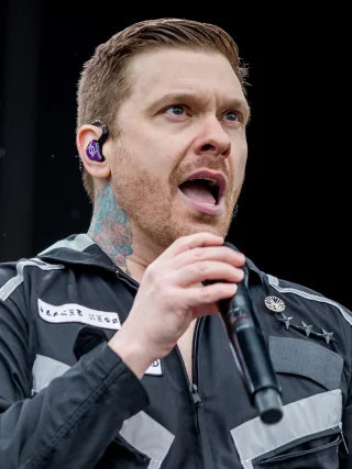 Brent Smith height profile photo