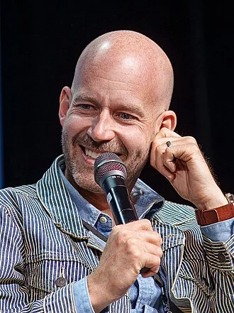 Bret Iwan height profile photo