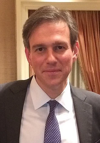 Bret Stephens height profile photo