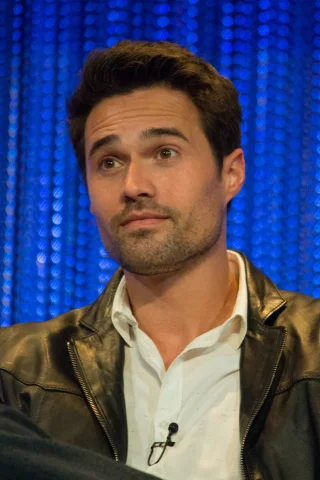 Brett Dalton height profile photo