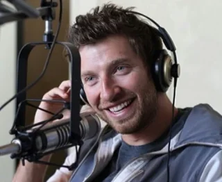 Brett Eldredge height profile photo