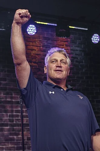 Brett Hull height profile photo