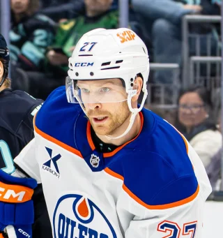 Brett Kulak height profile photo