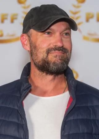 Brian Austin Green height profile photo