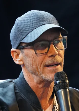 Brian Krause height profile photo