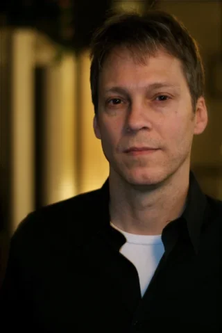 Brian Lindstrom height profile photo