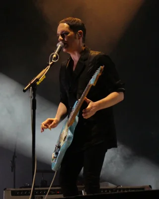 Brian Molko height profile photo
