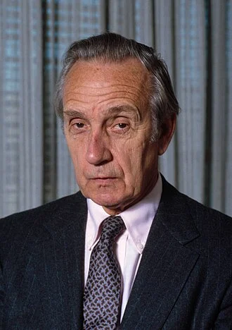 Brian Urquhart height profile photo