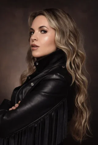Briana Buckmaster height profile photo