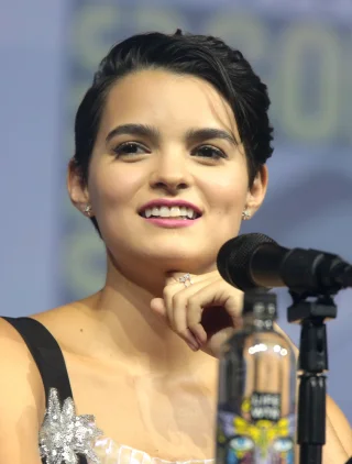 Brianna Hildebrand height profile photo