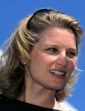Bridget Fonda height profile photo