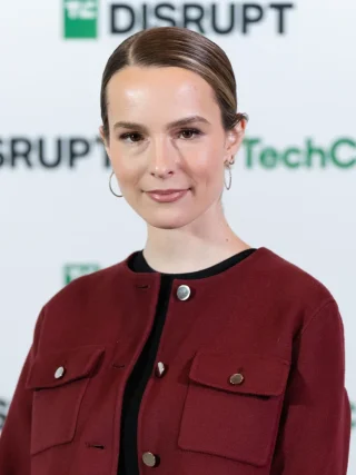 Bridgit Mendler height profile photo