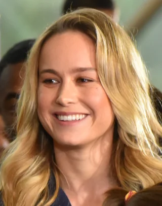 Brie Larson height profile photo