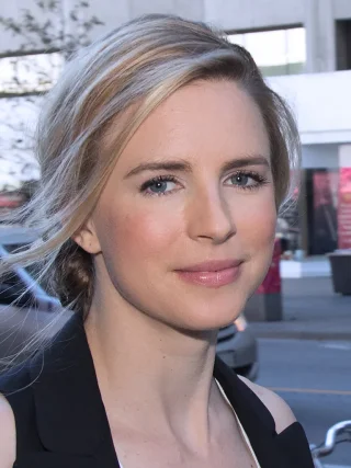 Brit Marling height profile photo