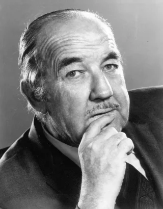 Broderick Crawford height profile photo