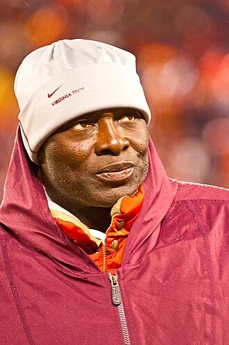 Bruce Smith height profile photo